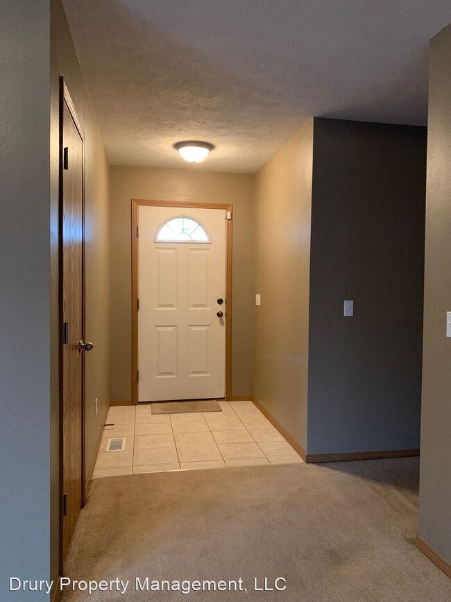 Building Photo - 3 br, 2 bath House - 3940 S. El Amber Ave