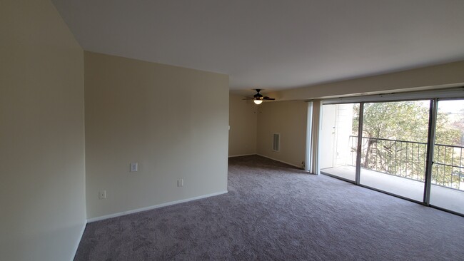 Building Photo - 7700 Arehart Dr