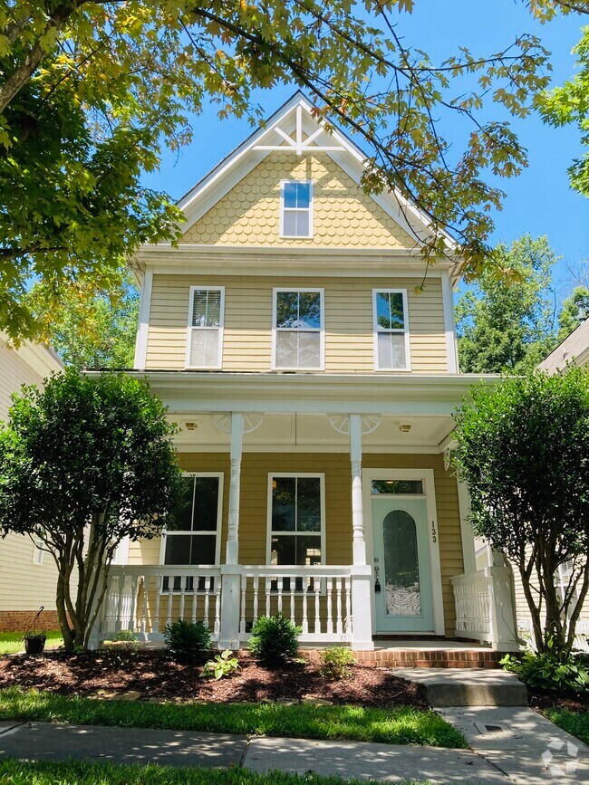 Water Oak at Lake Norman Apartments for Rent with Utilities Included