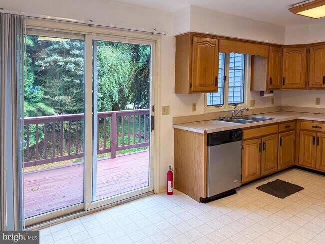 Foto del edificio - 4732 Weatherhill Dr