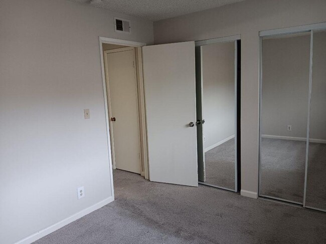 Building Photo - 2534 Coffey Ln