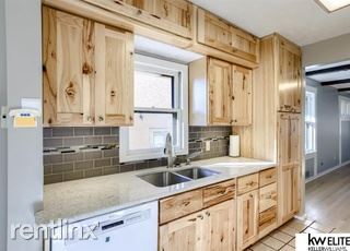 Building Photo - 2 br, 1.5 bath House - 4673 Pacific St