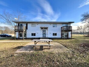 Building Photo - 1545 Carmil Dr
