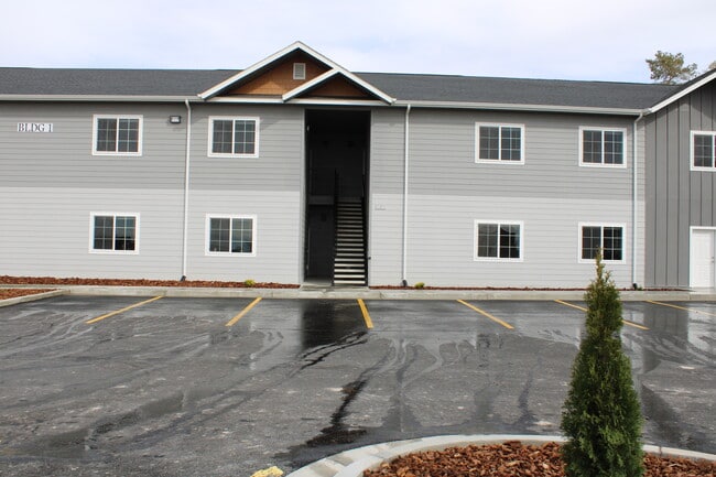 Building Photo - 665 Heyburn Ave