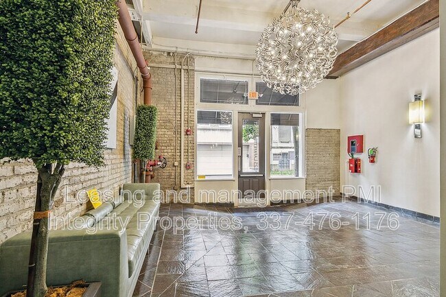 Foto del edificio - 825 Lafayette St