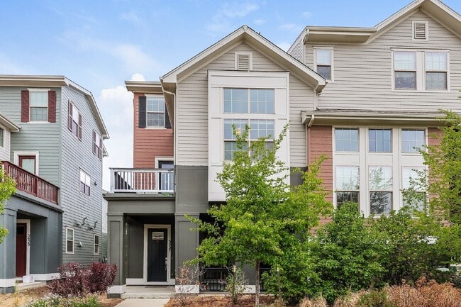 Photo - 5437 Valentia St Townhome