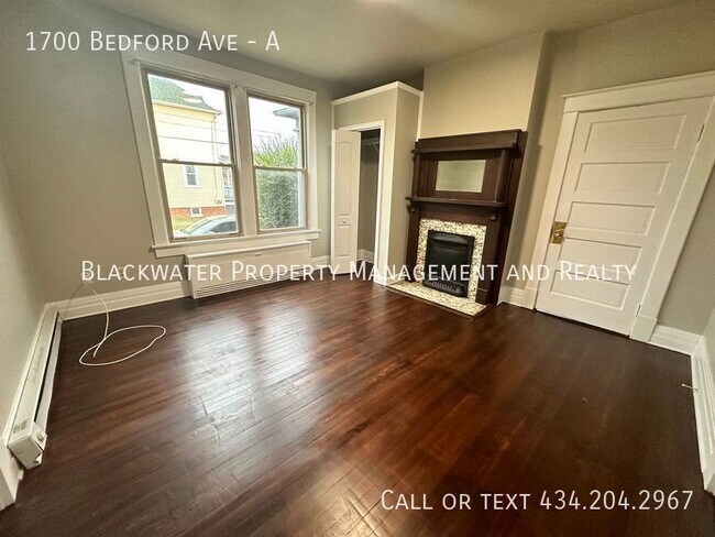 Foto del edificio - MOVE IN SPECIAL! 3 Bedroom Lower Level Dup...