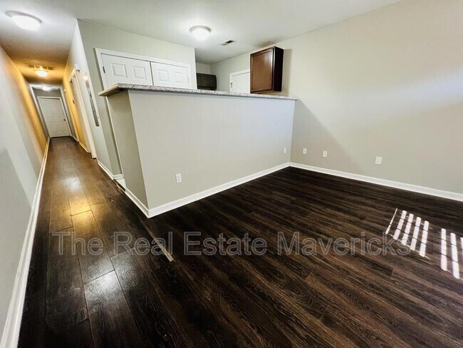 Foto del edificio - 311 N Holly St