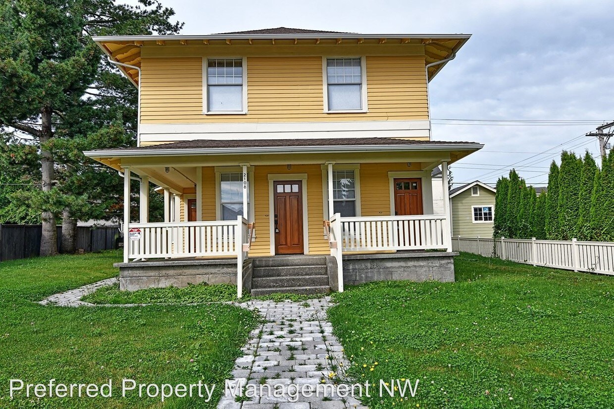 Primary Photo - 2108 Hoyt Ave