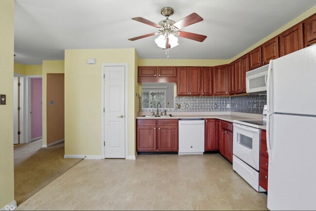 Building Photo - 5918 Remrod Dr