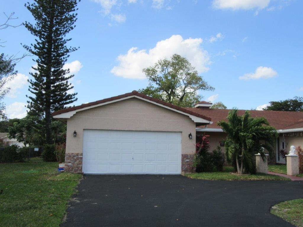 Primary Photo - 4100 NW 110th Ave