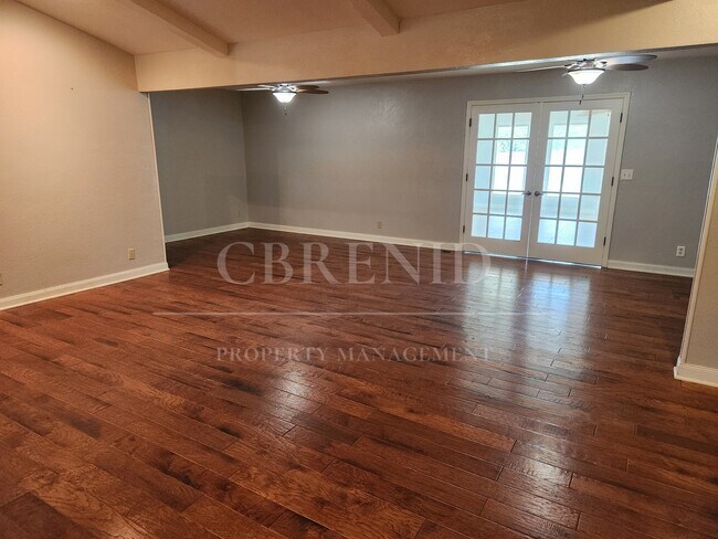 Building Photo - 317 Sombrero Cir
