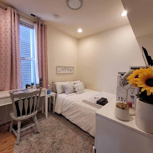 Foto del edificio - 3236 N Clifton Ave