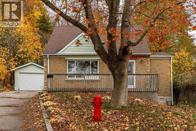 Building Photo - 10 Janis Ct