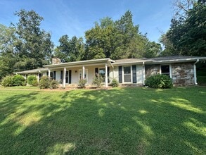 Building Photo - 5159 Saundersville Rd