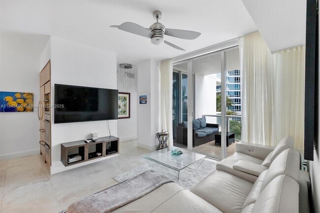 Foto del edificio - 50 South Pointe Dr