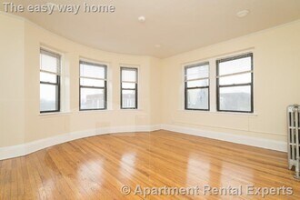 Building Photo - 123 Highland Ave