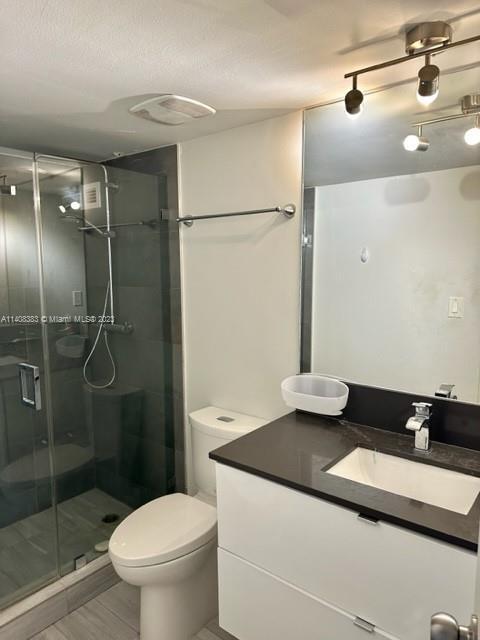 Building Photo - 5151 Collins Ave
