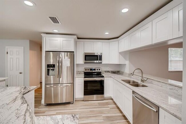 Building Photo - 1930 Blue Heron Way, Palm Harbor, FL, 34683