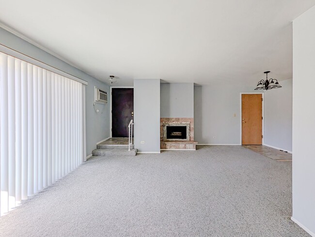 Building Photo - 801 S Dwyer Ave