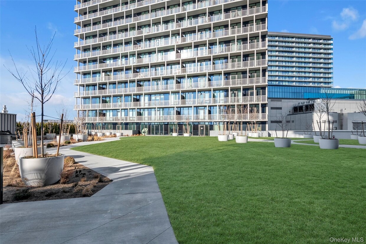 Primary Photo - 131-02B 40th Rd