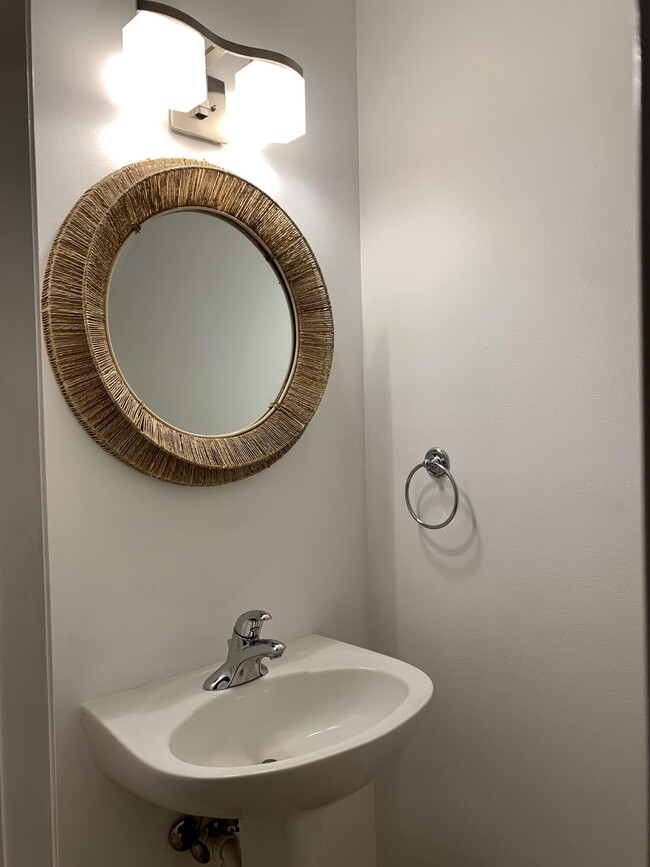 Foto del edificio - 104 Jesup Ln