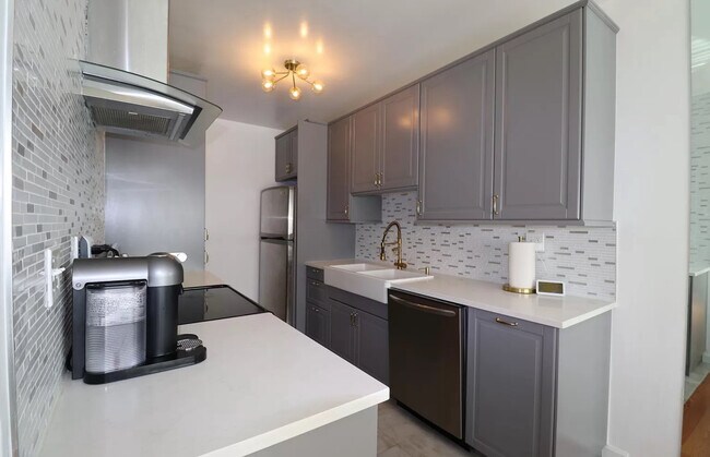 Foto del edificio - 5414 Newcastle Ave