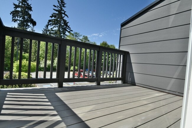 Building Photo - 3bd/2.5ba Lynnwood Townhome