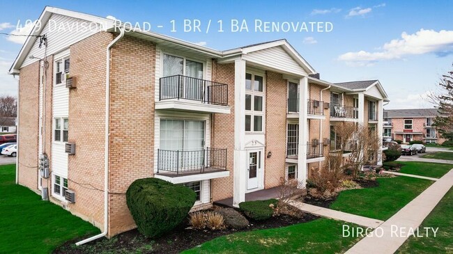 Foto del edificio - Spacious 1-Bedroom Apartments at East Town...