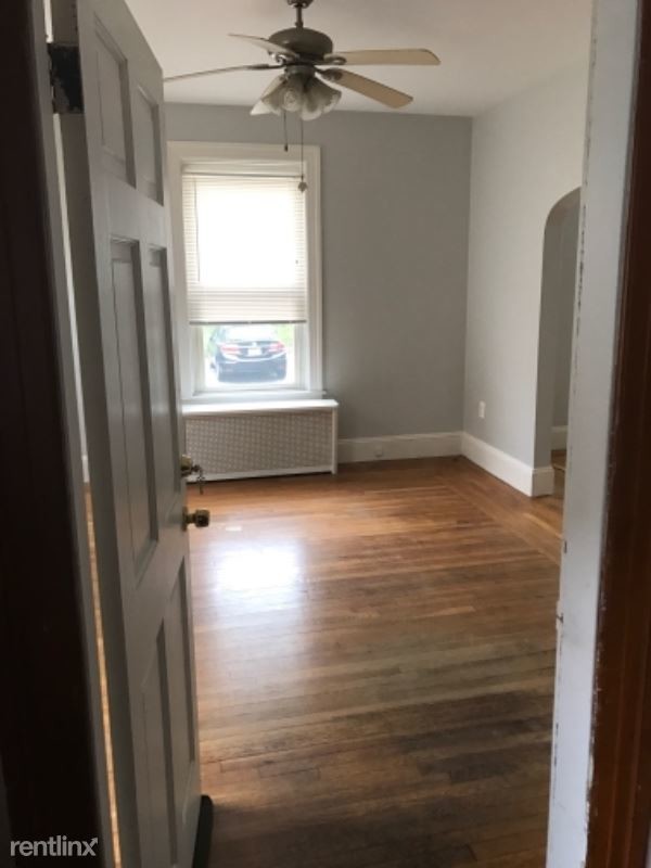 Primary Photo - 224 Broadway
