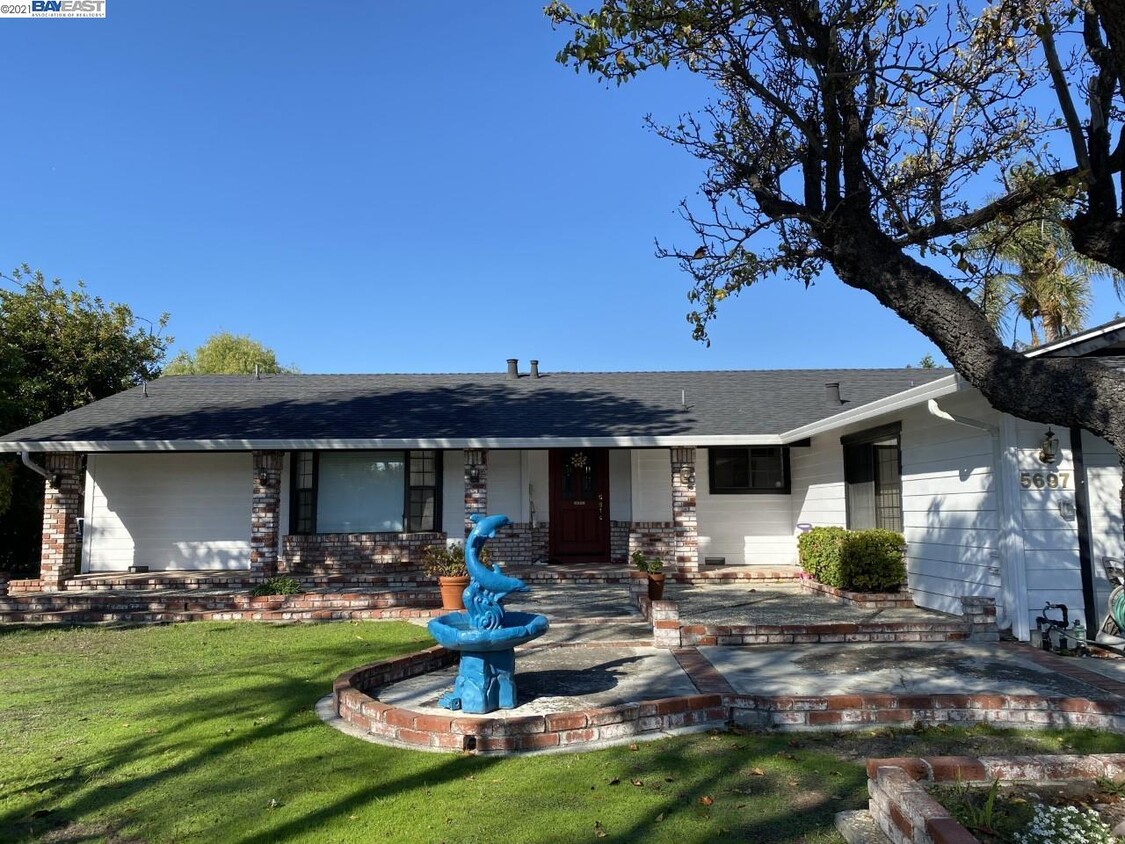 Primary Photo - 5697 Abington Dr