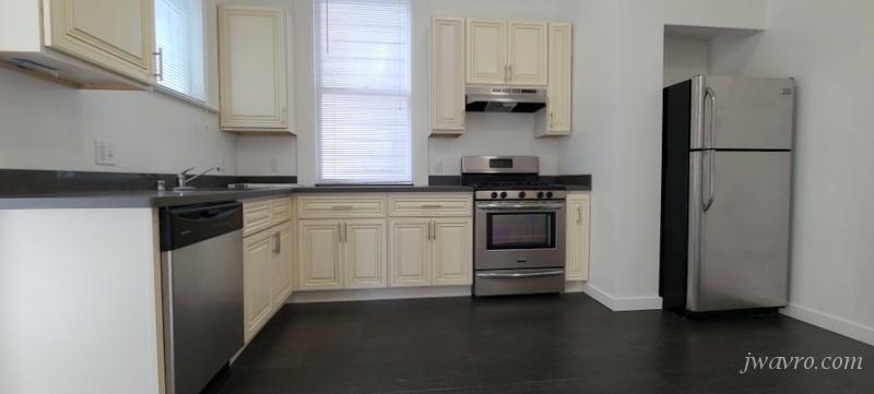Primary Photo - 503 Waller St