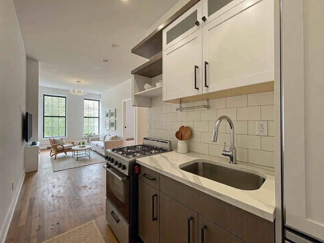 Foto principal - 1094 Bedford Ave