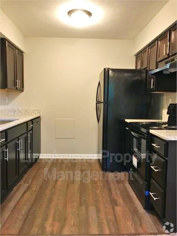 Building Photo - 1313 Tait Close