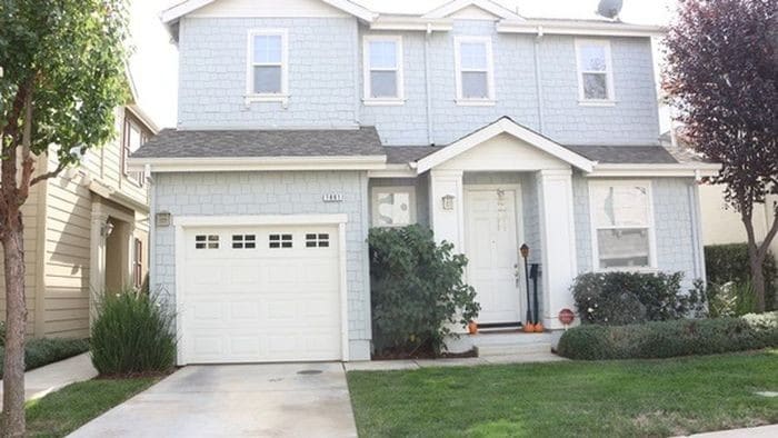 Primary Photo - Lovely 3BR 2.5BA Home
