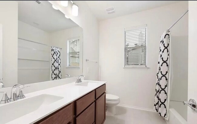 Building Photo - 100 Jarbridge Dr