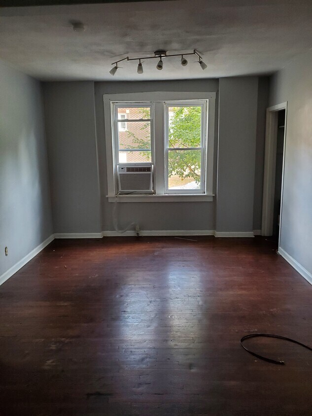 Primary Photo - 3733 Meramec St