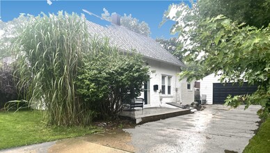 Building Photo - 315 S 13th Ave