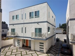 Building Photo - 5743 Fulcher Ave