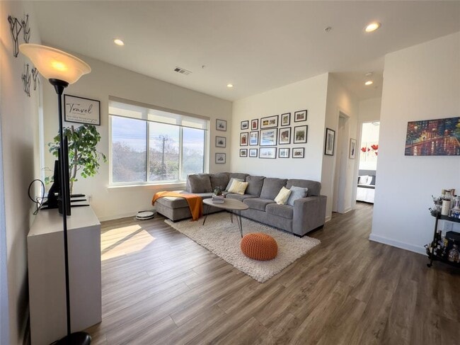 Foto del edificio - 2804 S 1st St