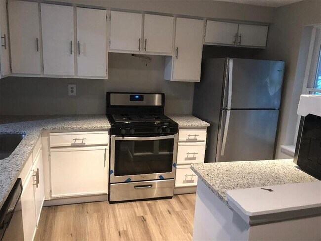 Foto del edificio - 864 Regal Path Ln