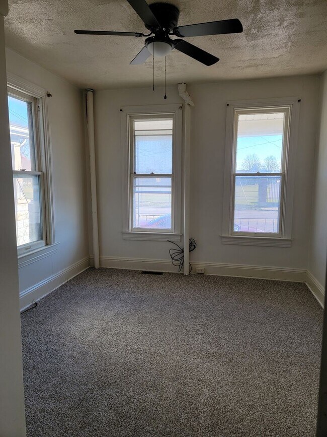 Building Photo - 502 N Highland Ave