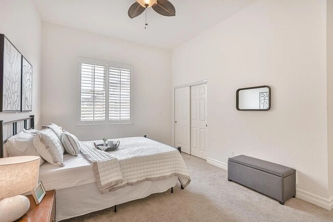 Master Bed - 516 Martha St