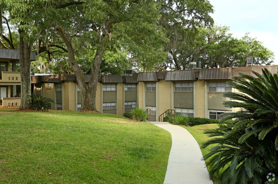 Rolling Hills Apartments Rentals Tallahassee, FL