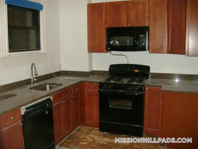Primary Photo - 5 Fairland St