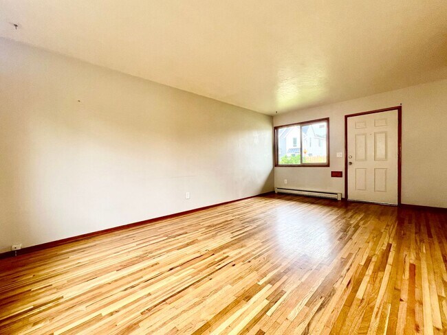 Foto del edificio - ADORABLE, CLEAN, and WELL MAINTAINED! Incl...