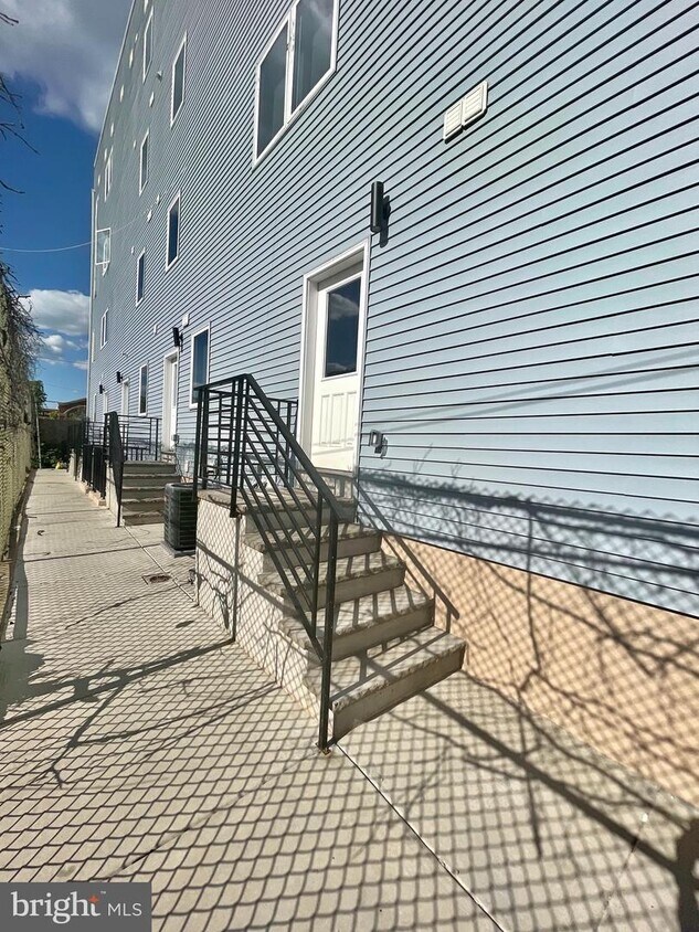Primary Photo - 4111 Ludlow St