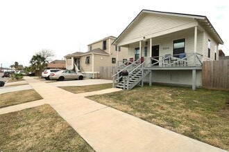 Building Photo - 5506 Ave Q 1/2