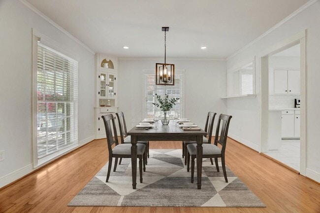 Building Photo - 2412 Nottingham St