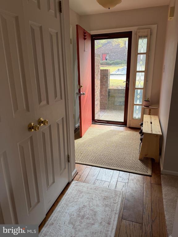 Building Photo - 403 Mountainview Dr